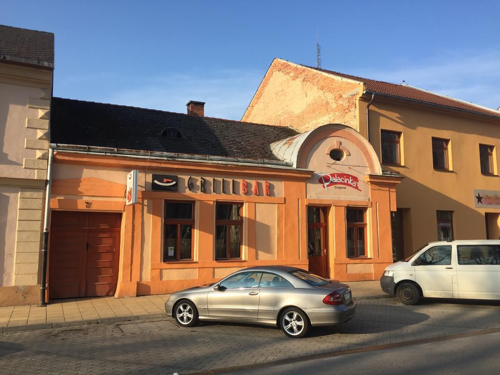 Grillbar Penzion & Restaurant Spišská Nová Ves Екстериор снимка