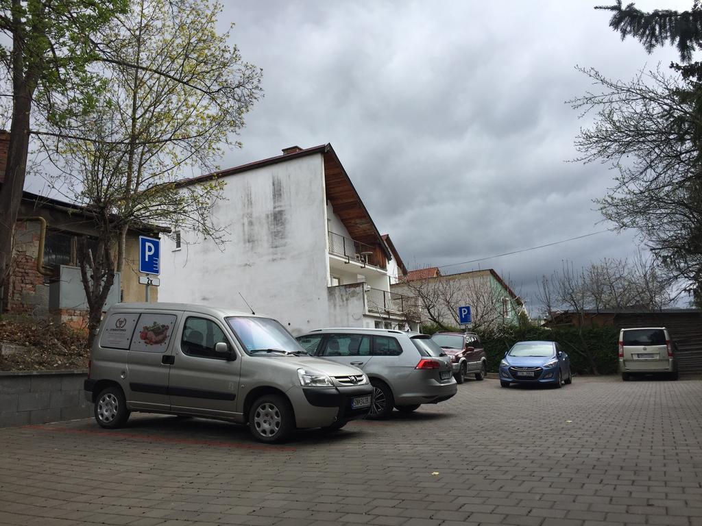Grillbar Penzion & Restaurant Spišská Nová Ves Екстериор снимка
