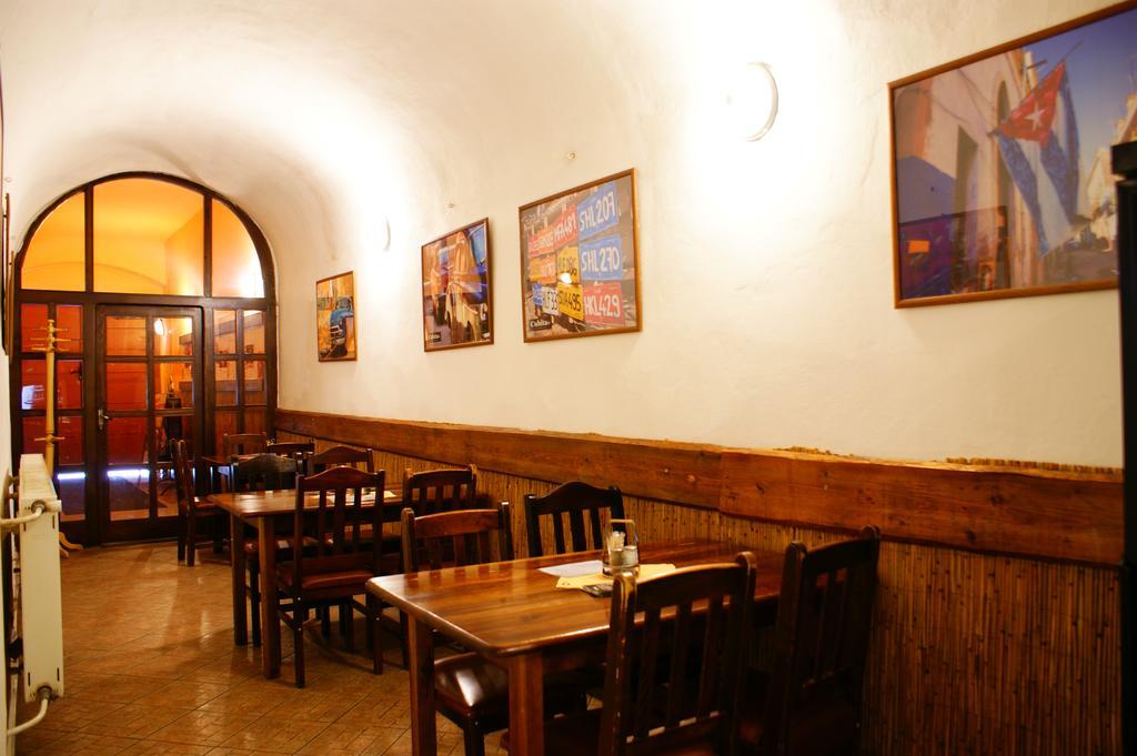 Grillbar Penzion & Restaurant Spišská Nová Ves Екстериор снимка