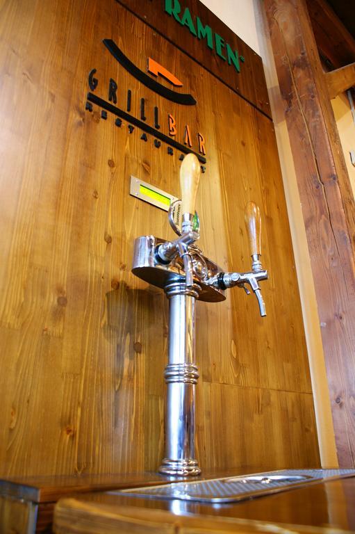 Grillbar Penzion & Restaurant Spišská Nová Ves Екстериор снимка