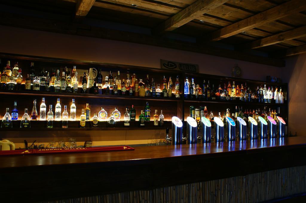 Grillbar Penzion & Restaurant Spišská Nová Ves Екстериор снимка